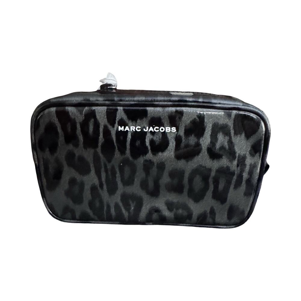 NEW MARC JACOBS GREY LEOPARD COSMETIC POUCH AUTHENTIC